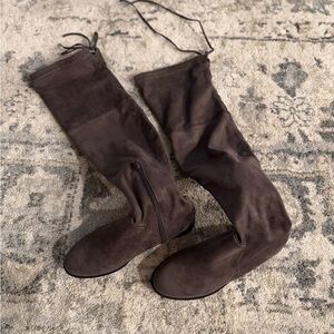 Chic Over-the-Knee Boots in grey